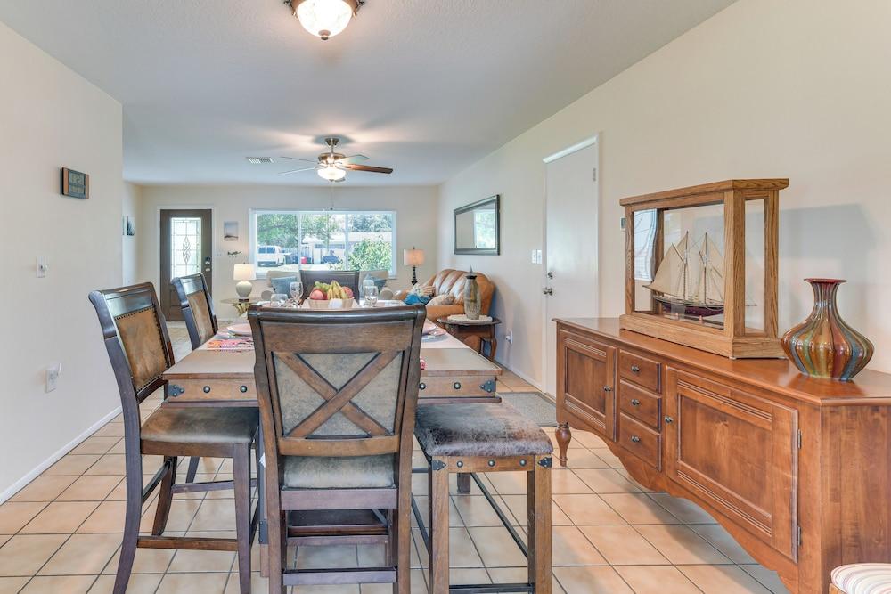 Beach Gear Provided! Cozy Family Home in Bradenton