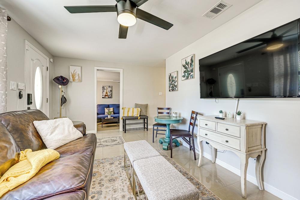 Home w/ Expansive Patio, 3 Mi to Busch Gardens!