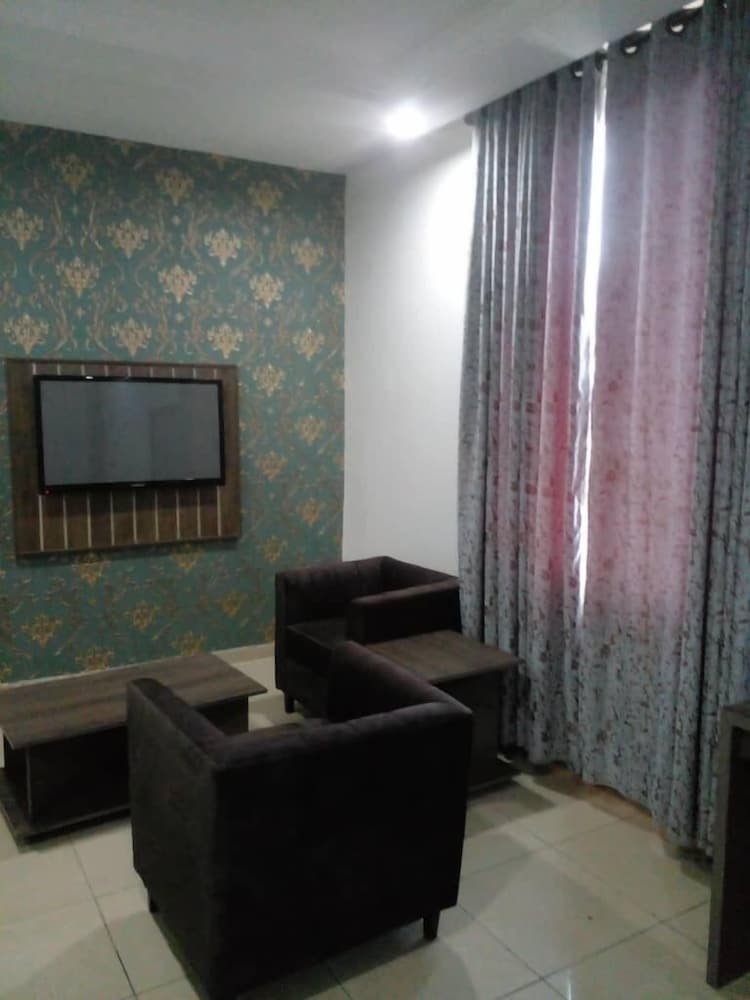 Omni Grand Hotel & Conference Centre