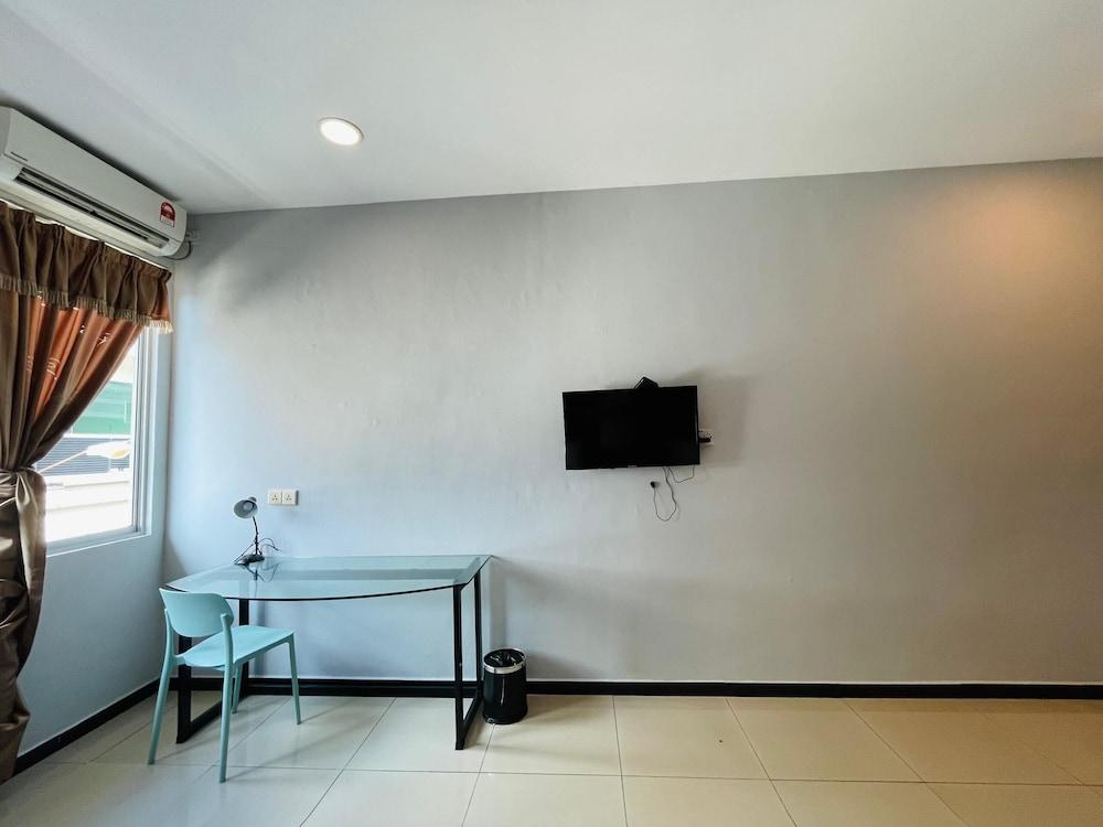 Kingston Executive Hotel