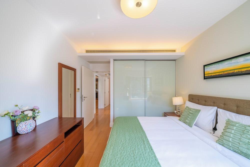 Tyms Luxury 2BR 1BA Apt Xujiahui Shops