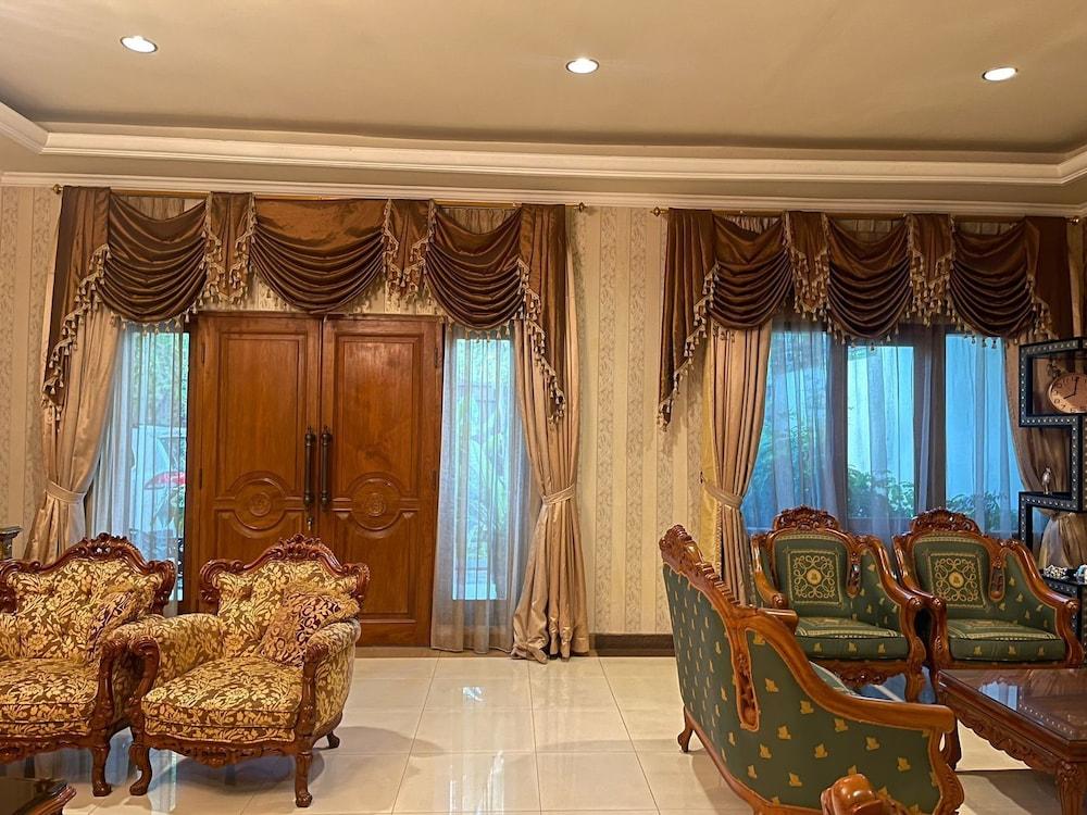 Aldeoz Villa Ndalem Marwatan Solo