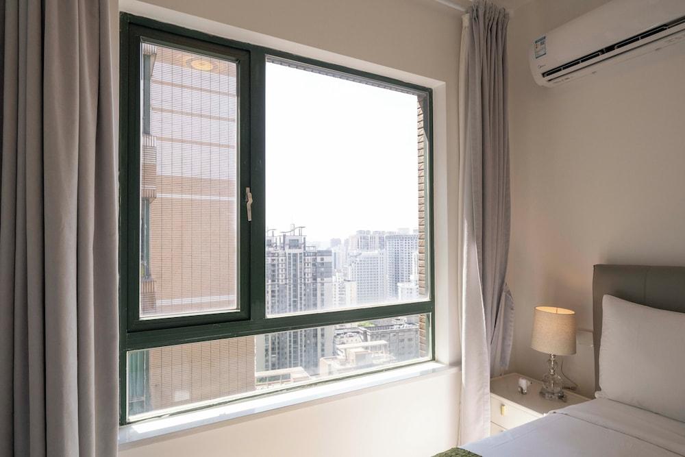 Tyms Elegant 4BR 2BA Apt in Xujiahui