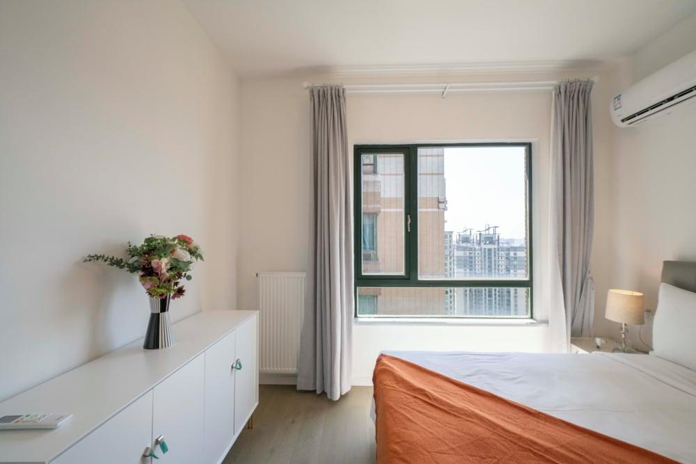 Tyms 3BR 2BA Apt Novel Garden Metro