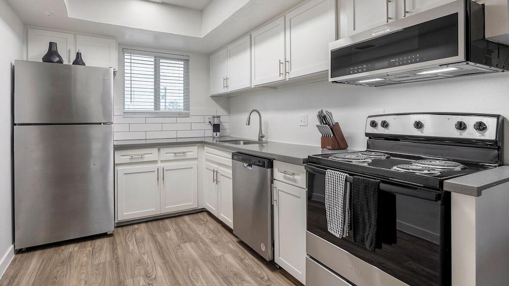 Landing Apartments Glendale near Catlin Court Historic District