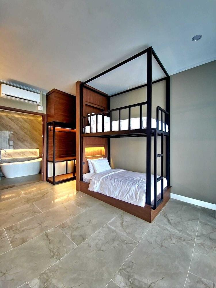 Song View Pool Villa