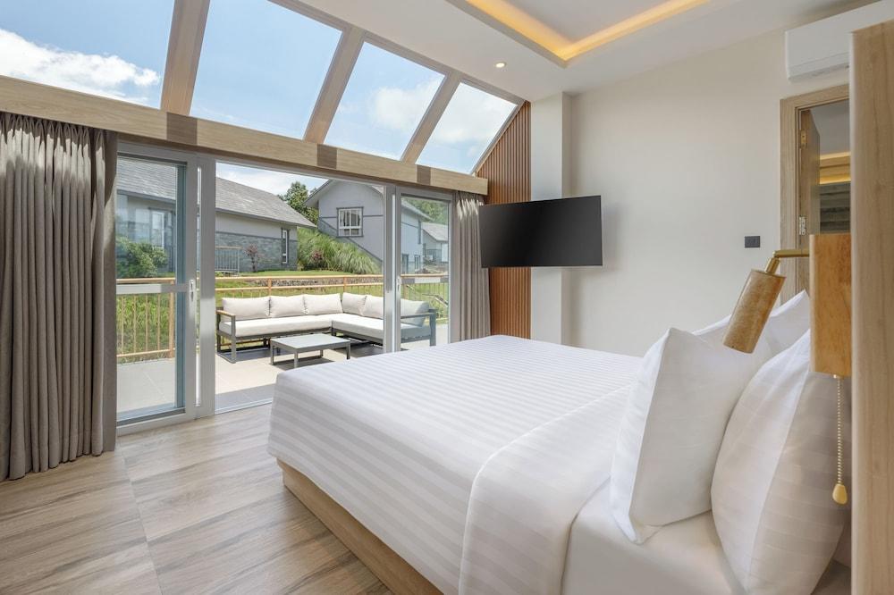 Himalayan Hideaway Resort Pokhara, The Centara Collection