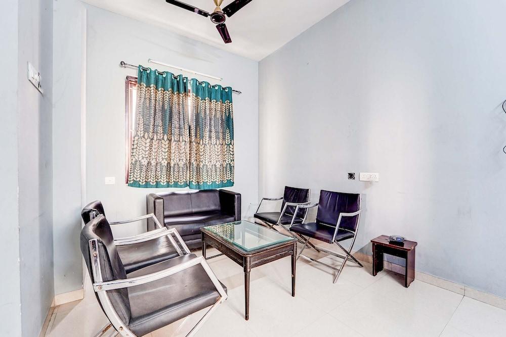 Fabhotel Park Service Apartment