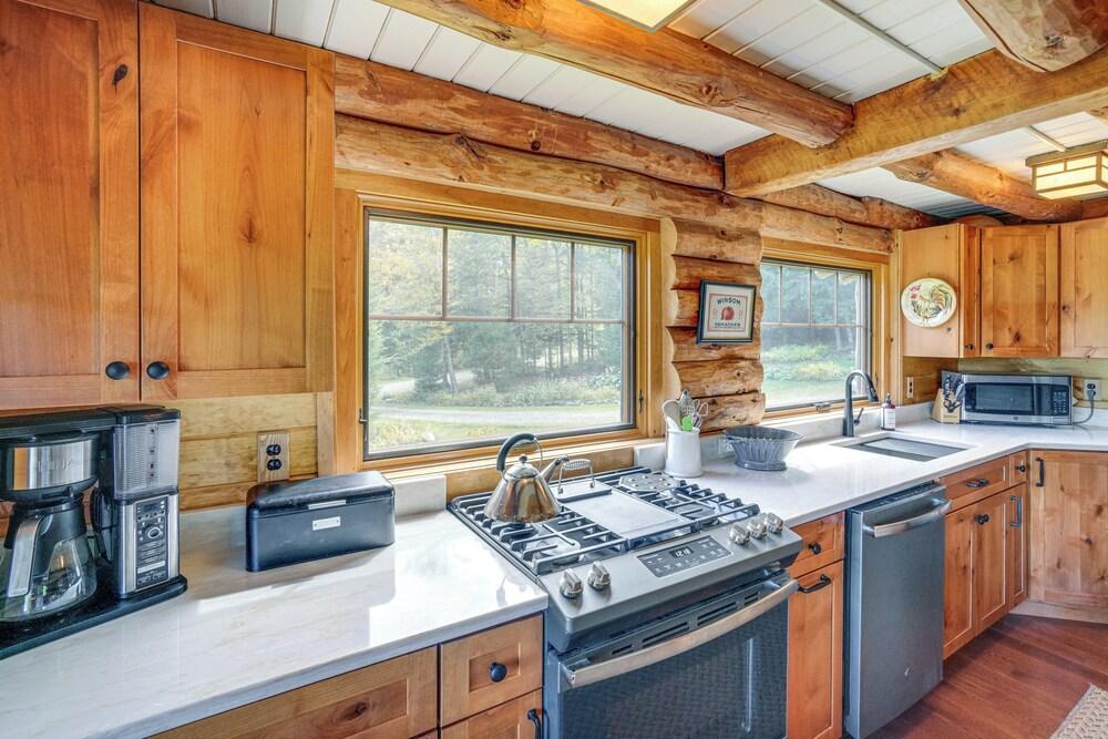 Cozy Log Cabin Near Mt Snow: Views, Modern Comfort