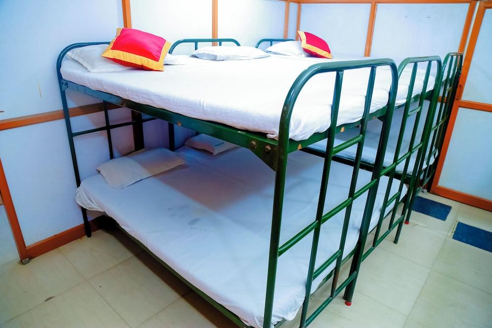 Hotel Breezeland - Erode Railway Station