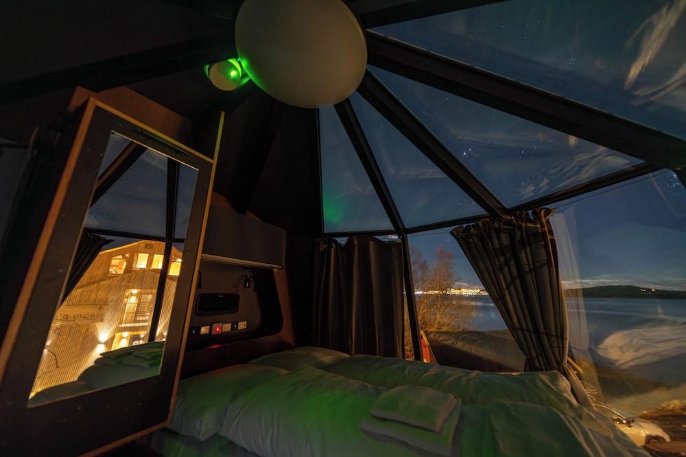 Steam Pier Adventure Hotel