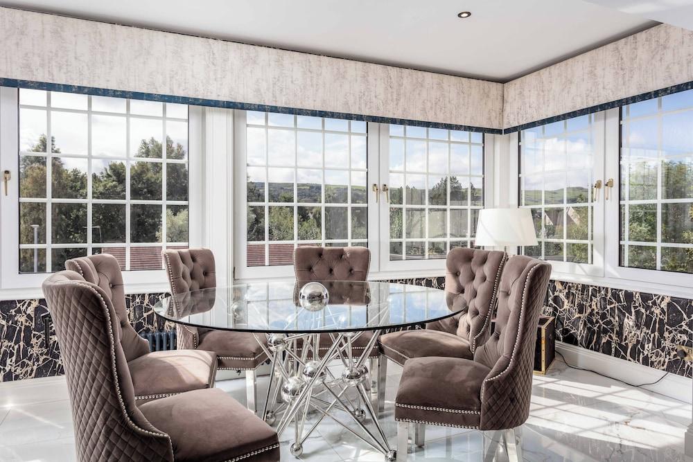 No.22 Shalloch House