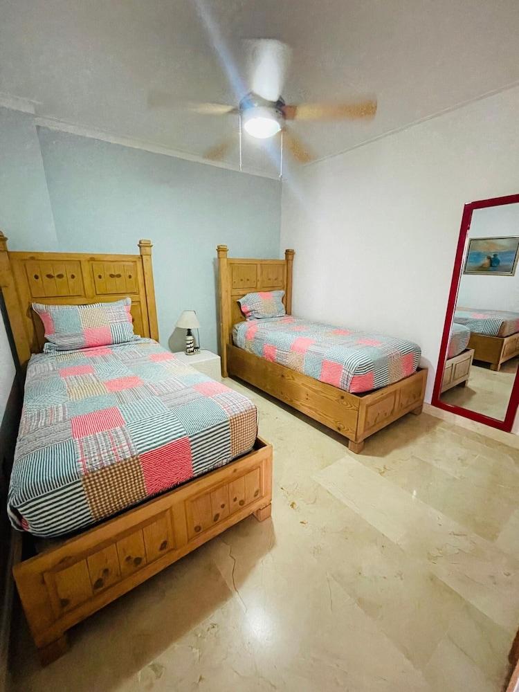 Riviera Azul - Playa Dorada