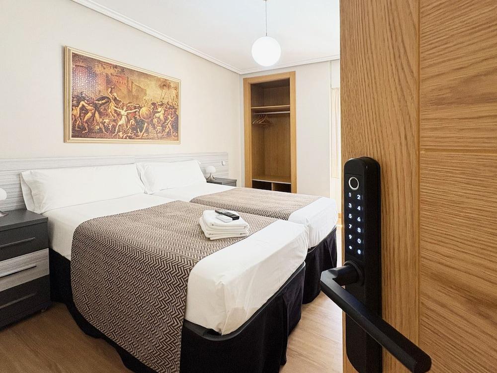 Berceo Rooms Self Check-in