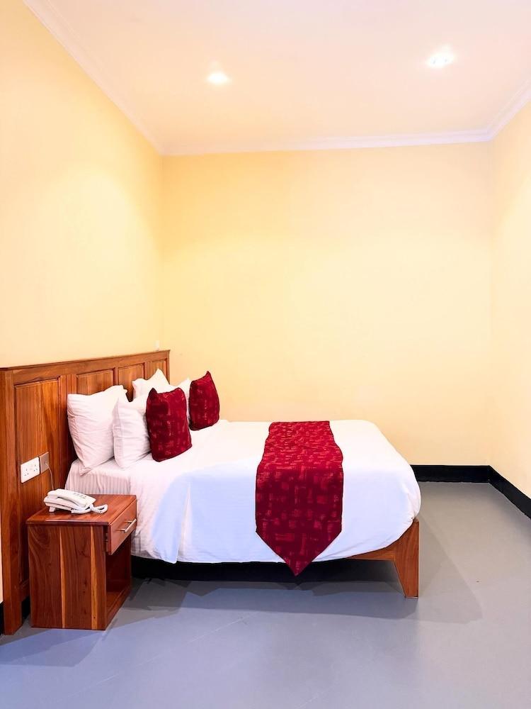 Blue Junction Eco Lodge