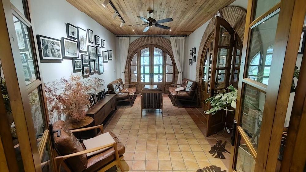 Tsingpu Badaling Retreat