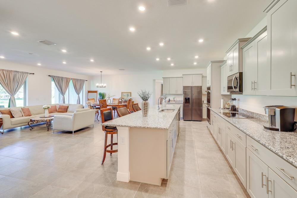 2 Mi to Golf! Punta Gorda Gem w/ Pet-friendly Yard