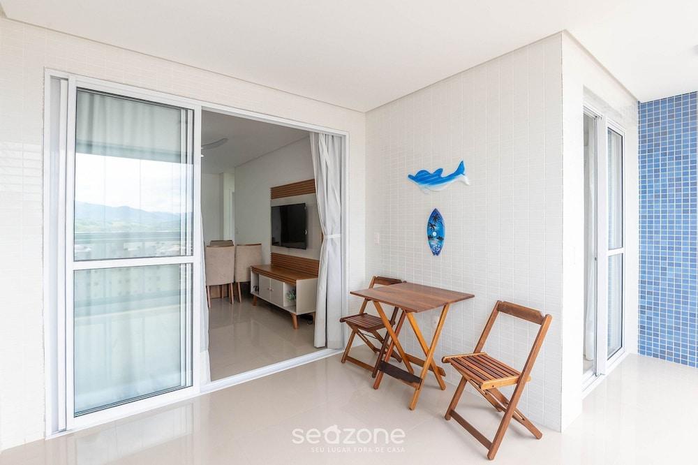 Apart With 2 Bedrooms 400 m From the Beach Ina1306