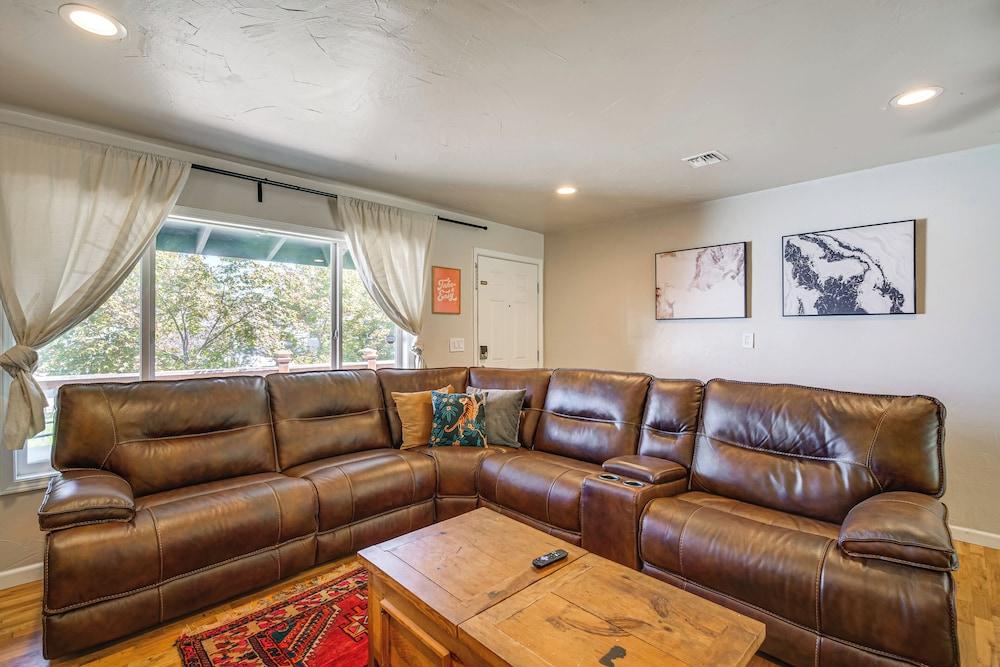 Walk to Rogue X: Medford Family Home w/ Large Yard