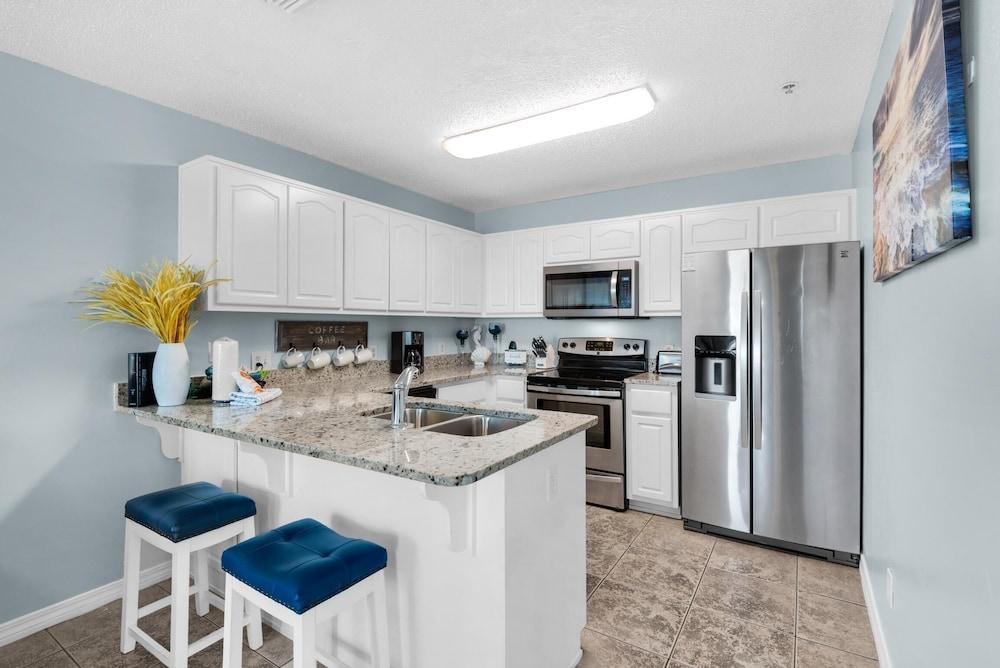 Gulf Island 232 - Sunset Suite