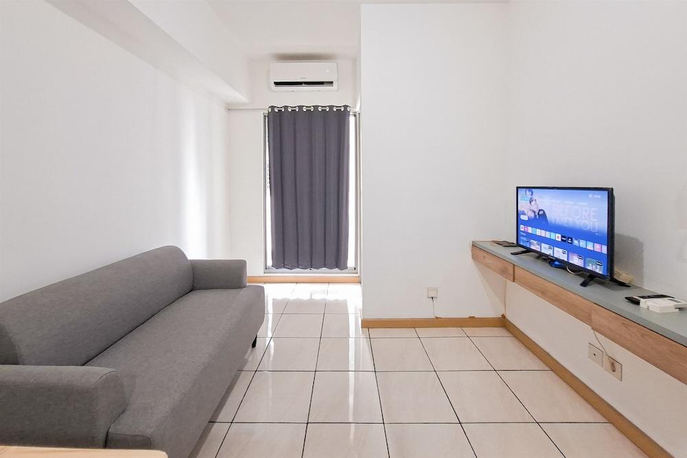 Best Location 2Br Apartment At M-Town Residence Near Summarecon Mall