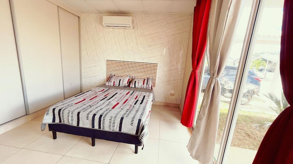 Habitación Privada en Playa Dorada + Kitchenette