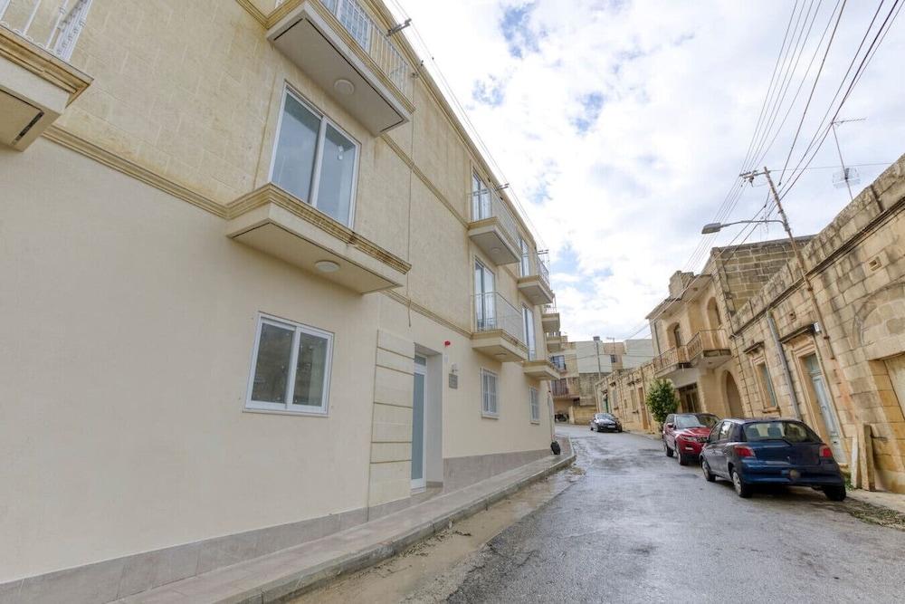 Xag ra Escape Penthouse With Views Pool Access