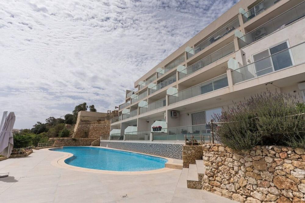 Property With Pool Access - Xaghra Near Marsalforn