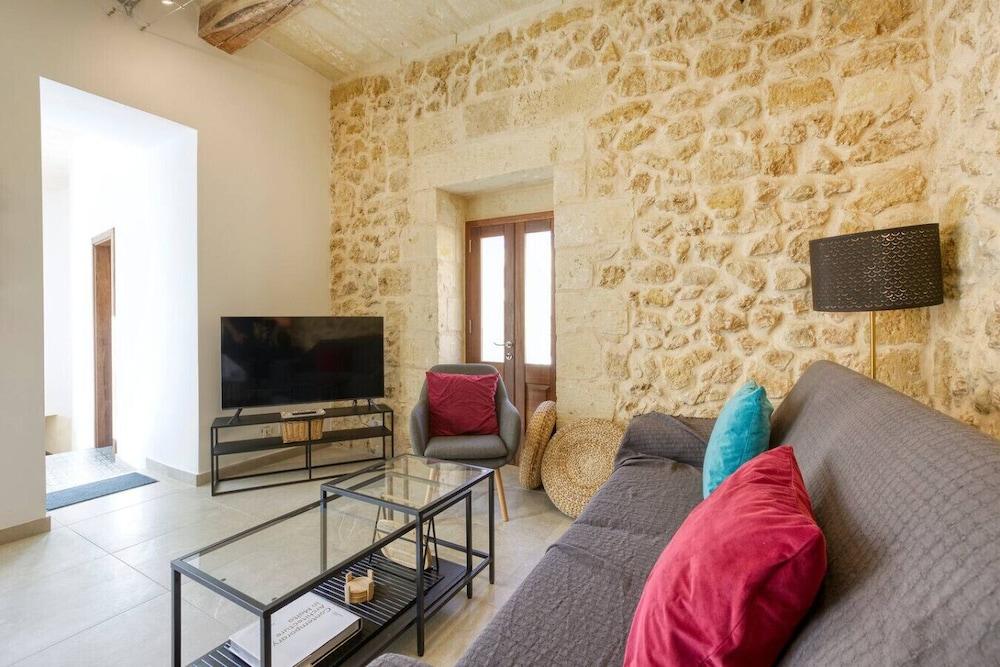 Authentic Charming Farmhouse With Pool in Gozo