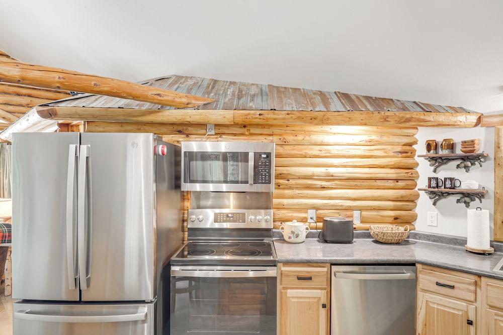 Water's Edge Retreat on Butternut Lake!