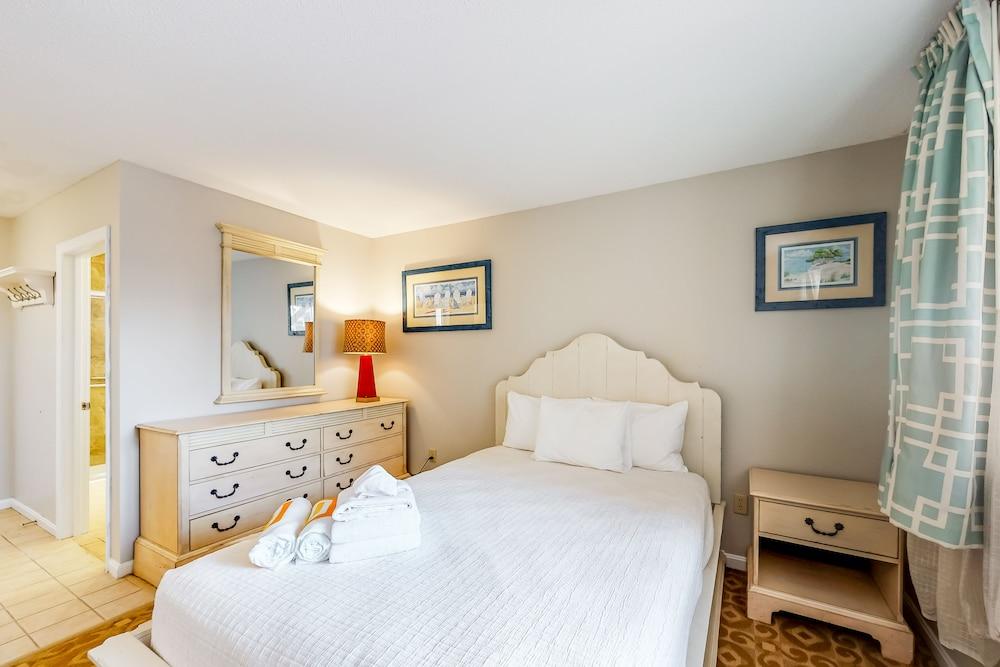 Sandbar Inn - Dog Friendly