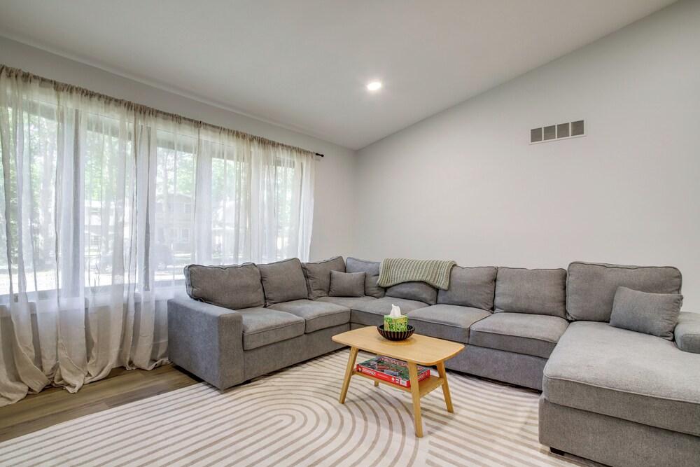 < 3 Mi to Bethany Beach! Wooded Retreat w/ Yard