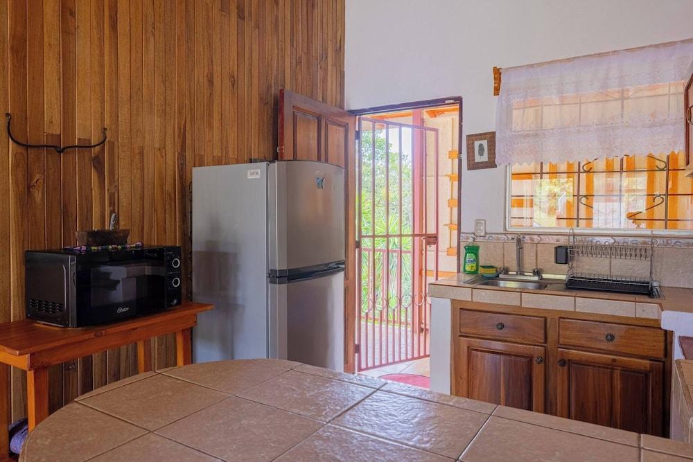 Cozy & Beautiful Casa Aire, Near Lake Park & Town