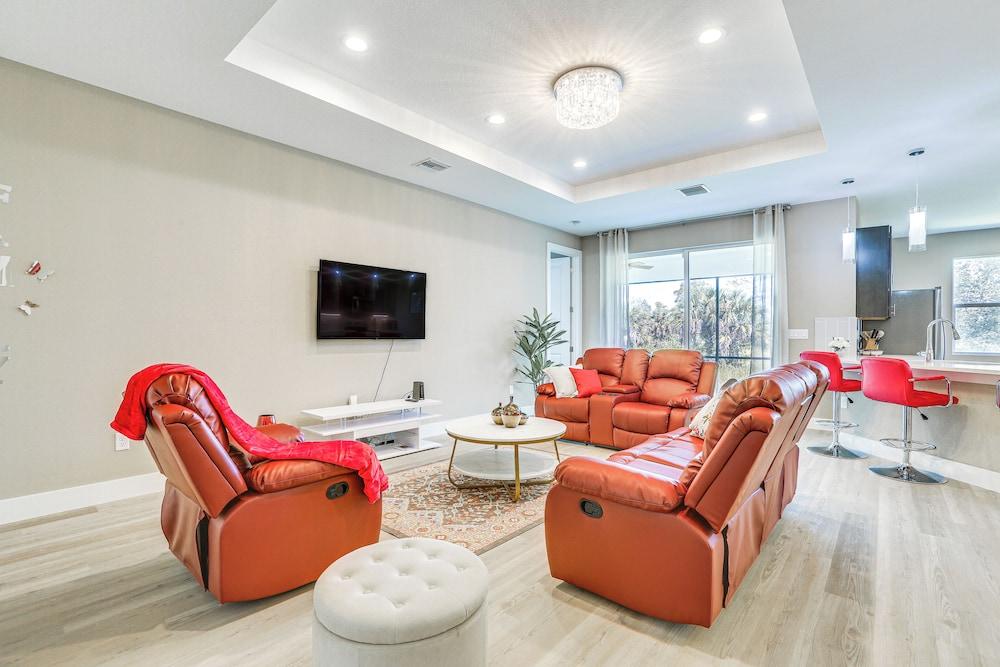 Game Tables & Screened Patio: Spacious Naples Home