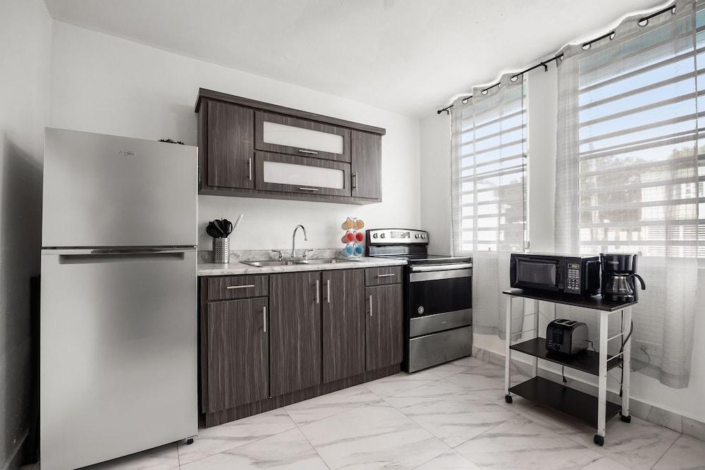 Private Pool Pet-friendly Steps to the Beach