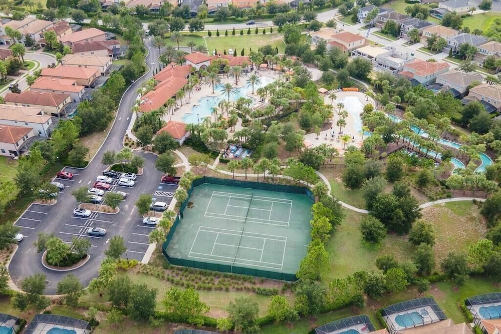 Fabulous 5 BR With Pool Solterra Resort