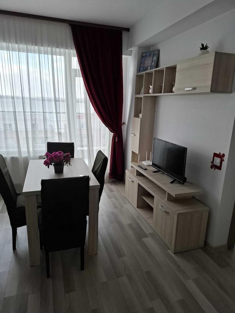 2 Rooms Apartment, max 4 Persons, 30 Meters far From the Beach and the Black Sea
