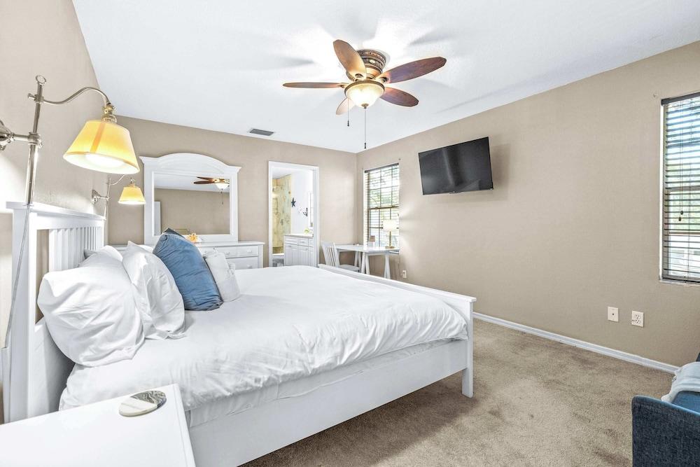 The Roland Villa For 12ppl