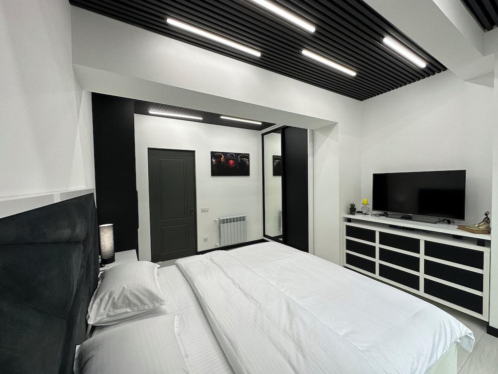 Apartment by Luxe Group MA777