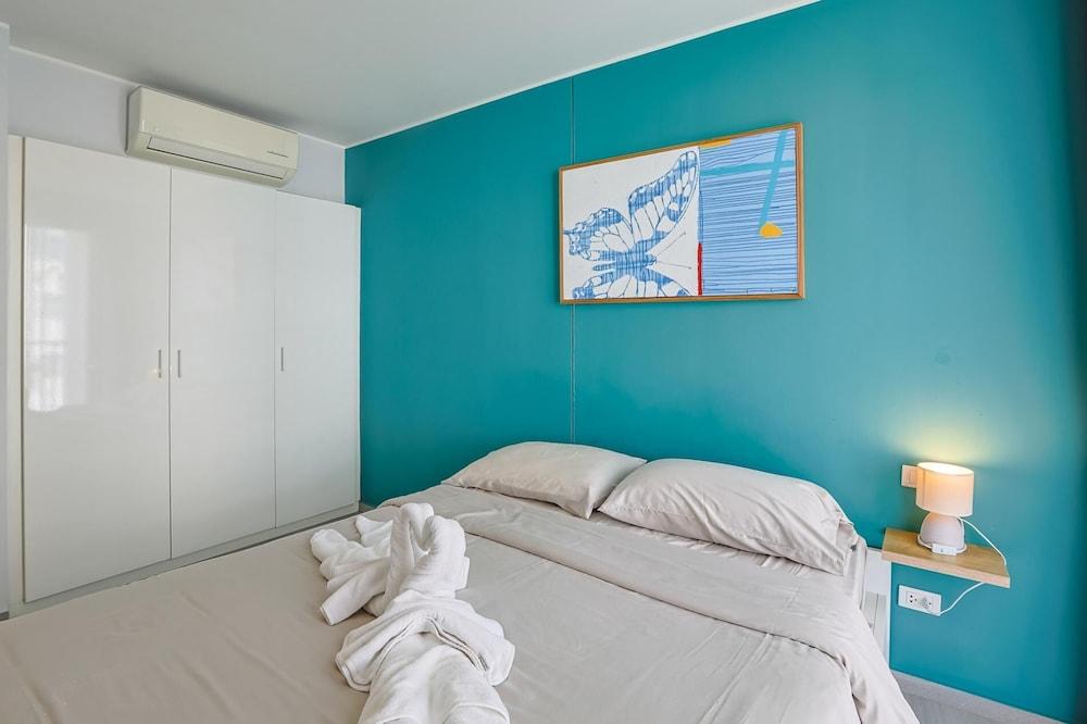 Pool View 1 Bed Apt T2-520