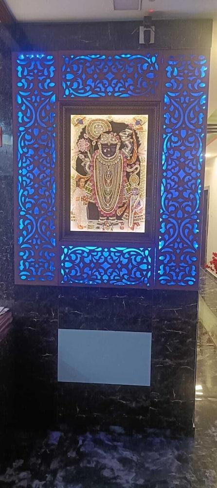 HOTEL SHIV RESIDENCY