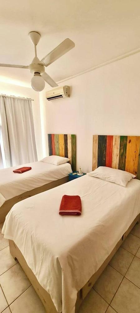 Apartment 5 Mins Walk To The Beach