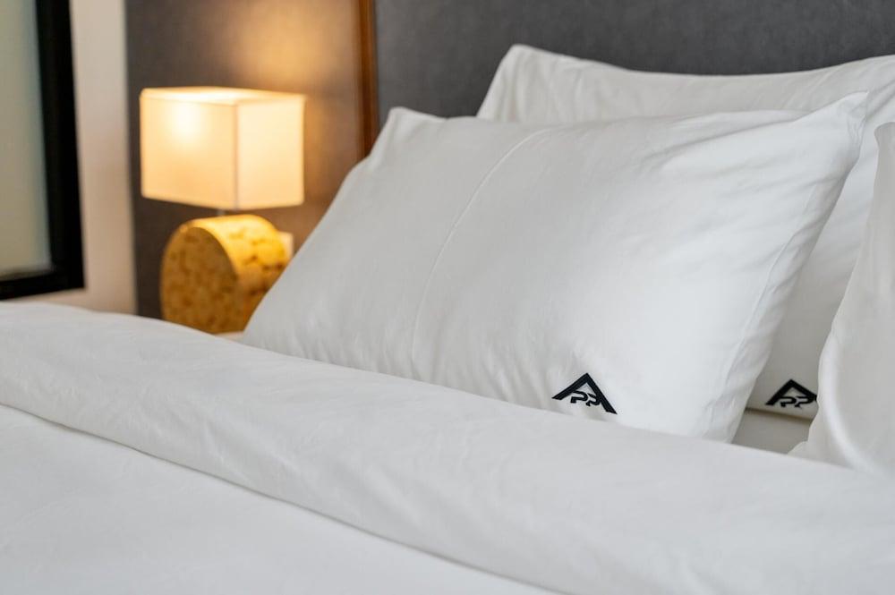 Wyndham Gardens 1321 Studio, 1min to Naithon Beach