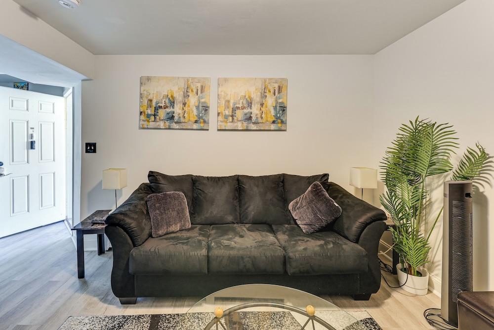 < 2 Mi to Umass Health & Dtwn: Traveling Pros Hub