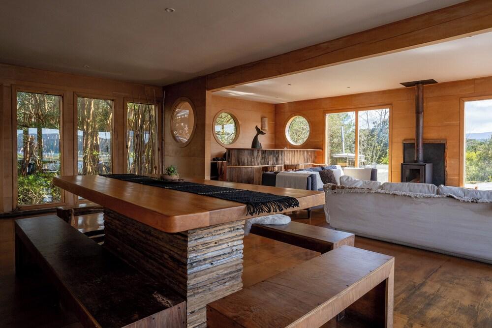 palafito cucao lodge