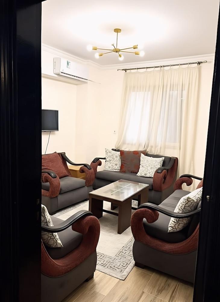 Elegant Apartment -sheikh Zayed Compound