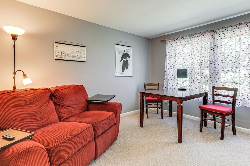 1 Mi to Capron Park Zoo: Quiet Family Getaway