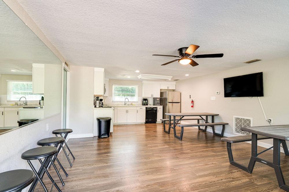 2 Mi to 7 Sisters Springs! Home w/ Resort Perks