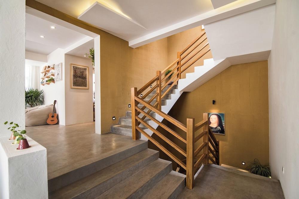 Verdant Whisper Stone Hill Seaview Inn