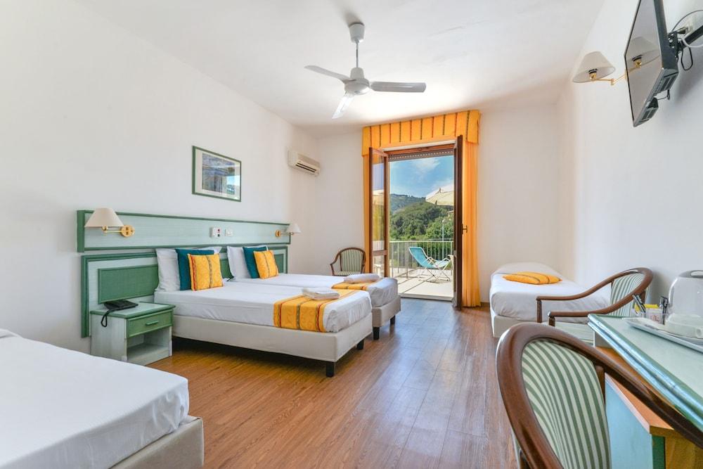 Hotel in Capoliveri with private beach